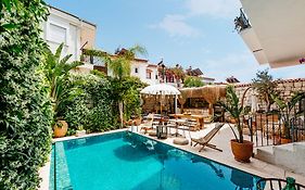 Alachi Hotel